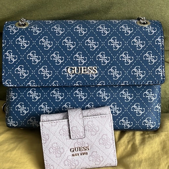 Guess Handbag with Wallet - Picture 4 of 6